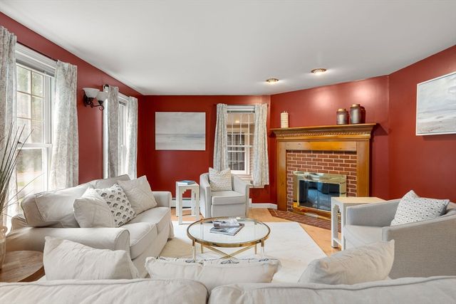 1 Tuxbury Lane, Amesbury, MA 01913