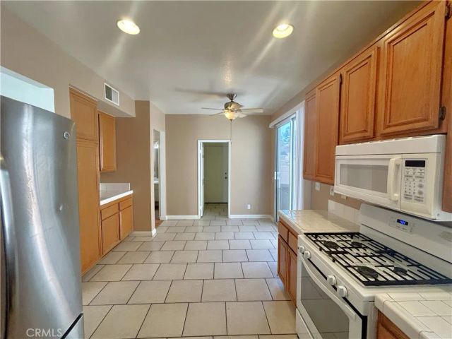 864 Bramble, Corona, CA 92878