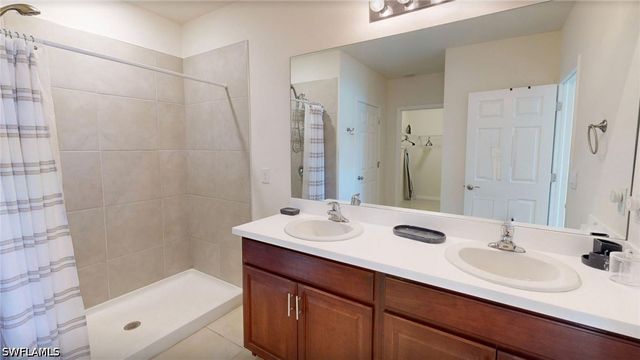 513 Nelson RD N, Cape Coral, FL 33993