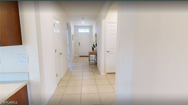 513 Nelson RD N, Cape Coral, FL 33993