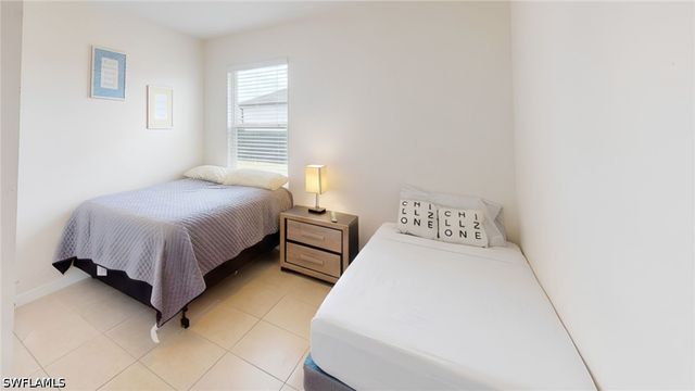 513 Nelson RD N, Cape Coral, FL 33993