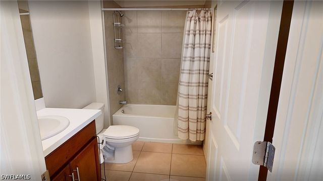 513 Nelson RD N, Cape Coral, FL 33993