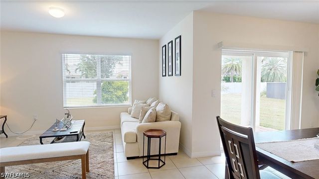 513 Nelson RD N, Cape Coral, FL 33993