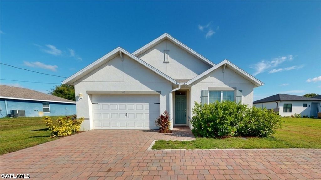 513 Nelson RD N, Cape Coral, FL 33993
