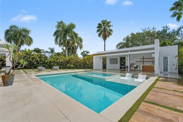 20 PASEO LAS PALMAS, Dorado, PR 00646