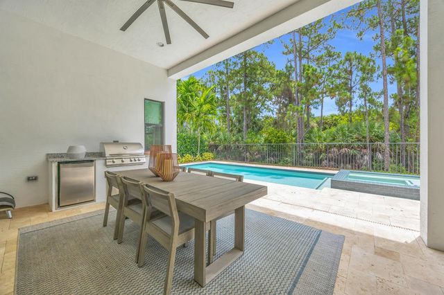 13372 Bernoulli Way, Palm Beach Gardens, FL 33418