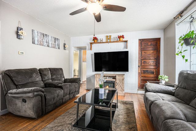 211 N Maple Street, Sturgis, MI 49091