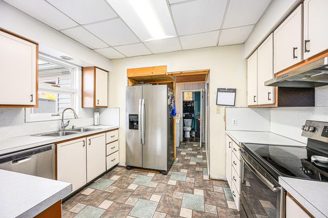 211 N Maple Street, Sturgis, MI 49091