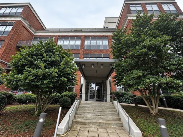 156 Porter Street 135, Boston, MA 02128