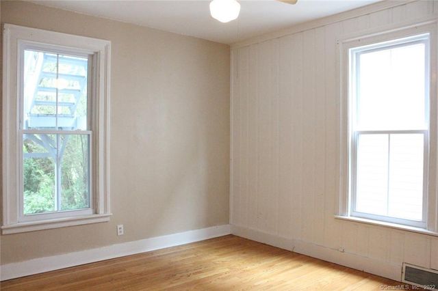 28 Cottage Street 1, New Haven, CT 06511