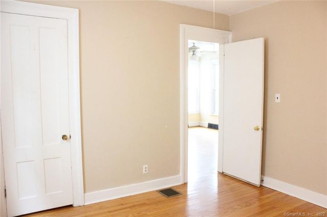 28 Cottage Street 1, New Haven, CT 06511