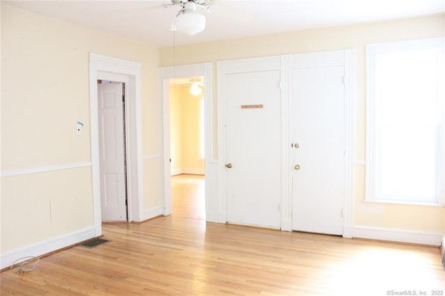 28 Cottage Street 1, New Haven, CT 06511