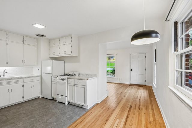 576 & 578 SW 42nd Street, Des Moines, IA 50312