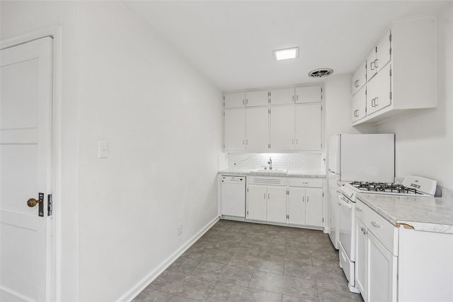 576 & 578 SW 42nd Street, Des Moines, IA 50312