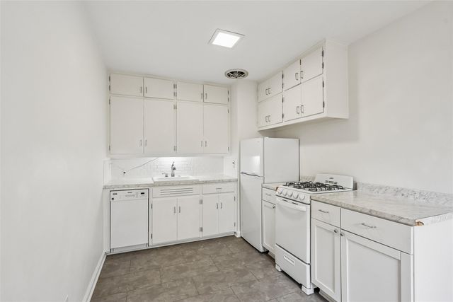 576 & 578 SW 42nd Street, Des Moines, IA 50312