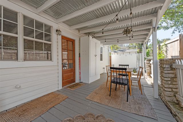 318 S Walnut Street, Weatherford, TX 76086