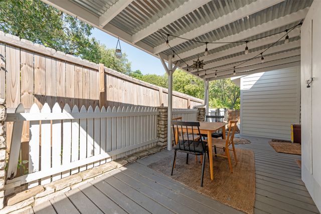 318 S Walnut Street, Weatherford, TX 76086