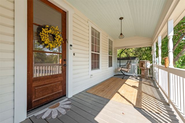 318 S Walnut Street, Weatherford, TX 76086