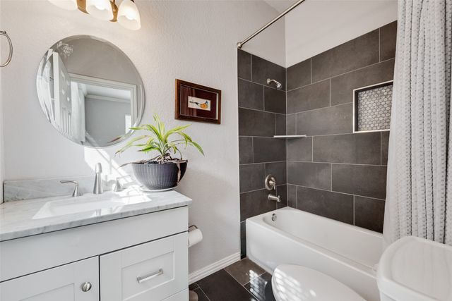 318 S Walnut Street, Weatherford, TX 76086