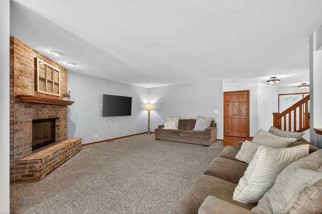 4N598 Campton Crossings Drive, St. Charles, IL 60175
