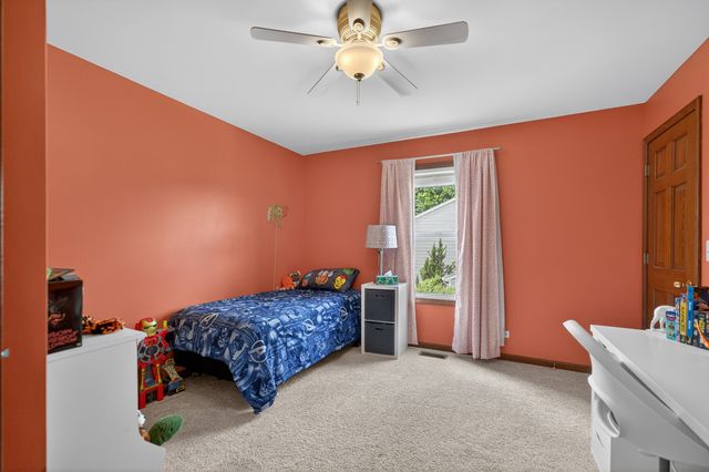 4N598 Campton Crossings Drive, St. Charles, IL 60175
