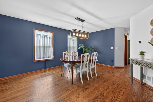 4N598 Campton Crossings Drive, St. Charles, IL 60175