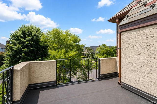 439 W Olive Street, Long Beach, NY 11561