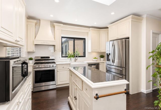 439 W Olive Street, Long Beach, NY 11561