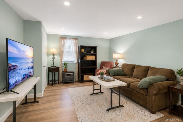 439 W Olive Street, Long Beach, NY 11561
