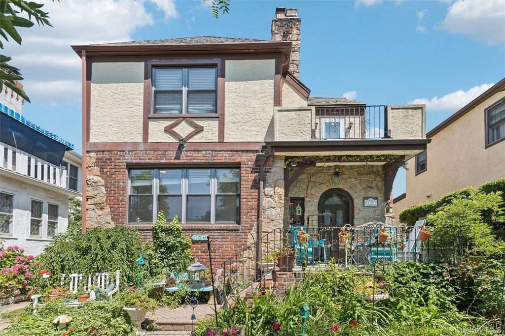 439 W Olive Street, Long Beach, NY 11561