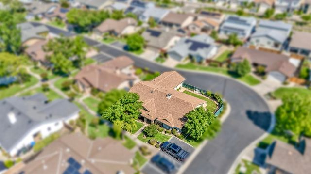 2195 Brigadoon Walk, Manteca, CA 95336