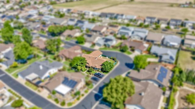 2195 Brigadoon Walk, Manteca, CA 95336