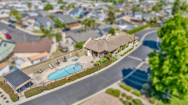 2195 Brigadoon Walk, Manteca, CA 95336
