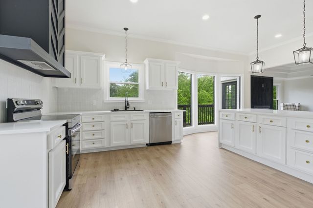 527 Cumberland Hills Dr, Hendersonville, TN 37075