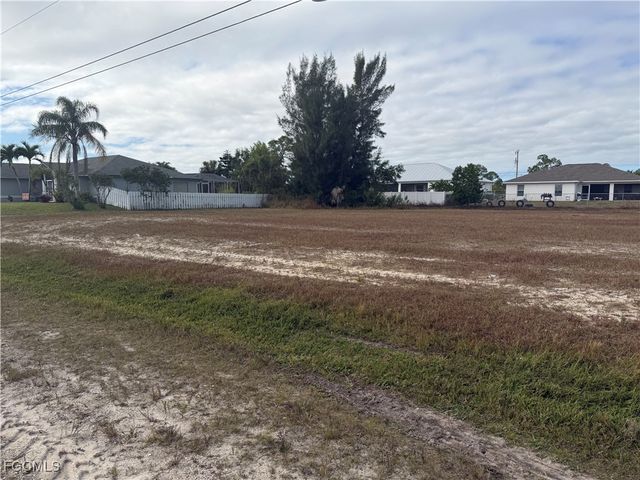 2020 NW 25th PL, Cape Coral, FL 33993