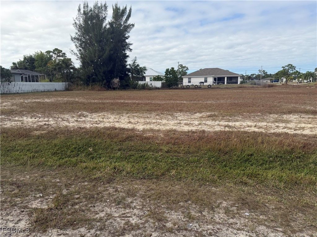 2020 NW 25th PL, Cape Coral, FL 33993
