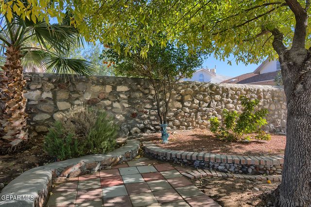 1485 PLAZA VERDE Drive, El Paso, TX 79912