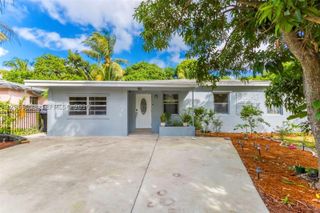 951 NE 157th Ter, North Miami Beach, FL 33162