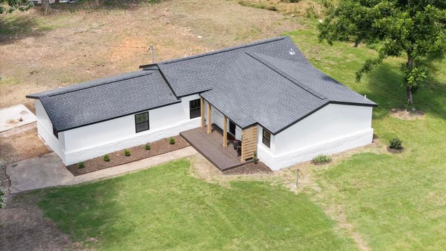 903 W 7th Street, Grove, OK 74344