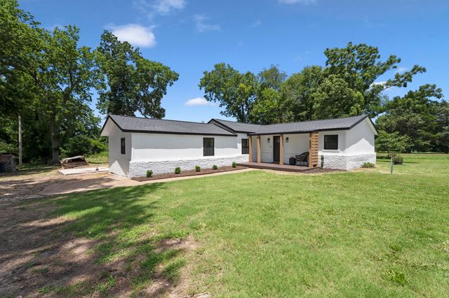 903 W 7th Street, Grove, OK 74344