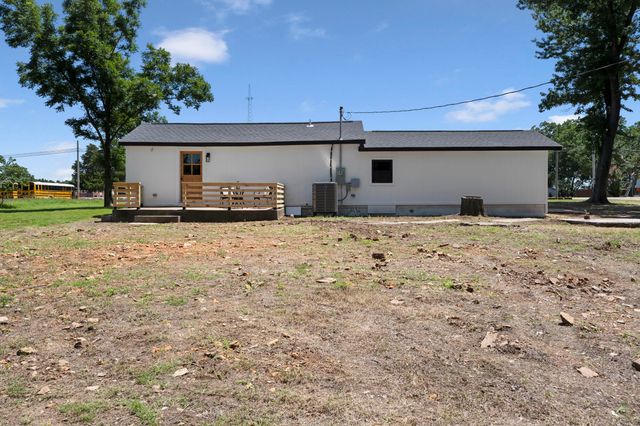 903 W 7th Street, Grove, OK 74344
