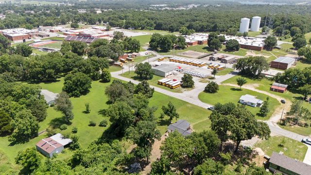 903 W 7th Street, Grove, OK 74344