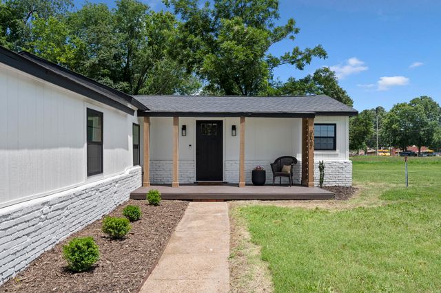 903 W 7th Street, Grove, OK 74344