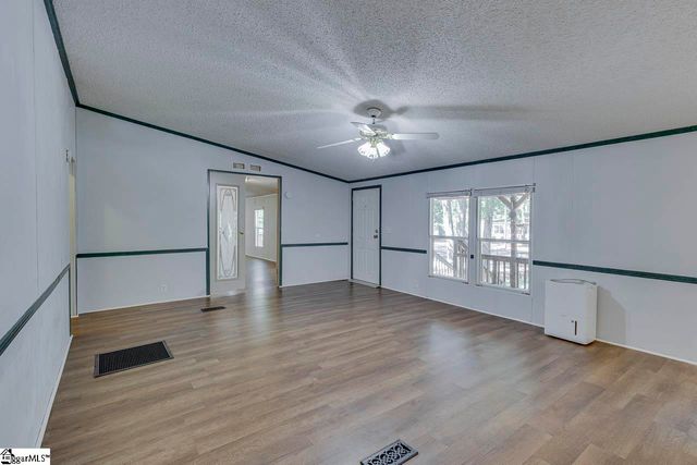 13363 Highway 101 S, Gray Court, SC 29645