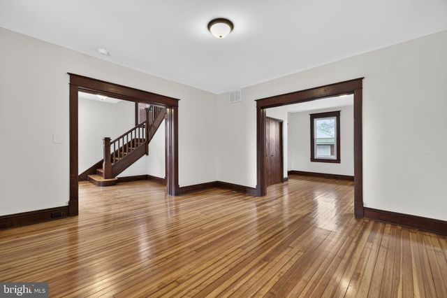 320 E PICCADILLY ST, Winchester, VA 22601