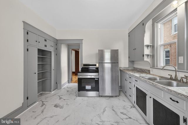 320 E PICCADILLY ST, Winchester, VA 22601