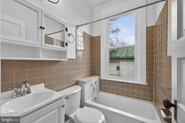 320 E PICCADILLY ST, Winchester, VA 22601