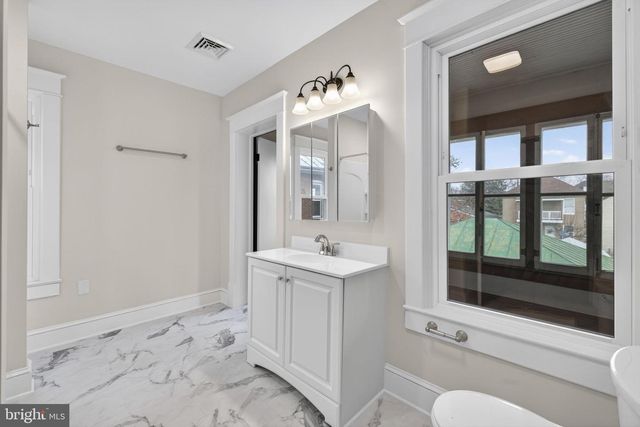 320 E PICCADILLY ST, Winchester, VA 22601