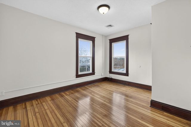 320 E PICCADILLY ST, Winchester, VA 22601