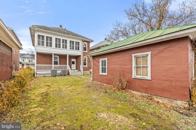 320 E PICCADILLY ST, Winchester, VA 22601